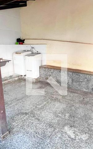 Casa à venda com 360m², 4 quartos e 2 vagas Casa à venda com 360m², 4 quartos e 2 vagasÁrea externa