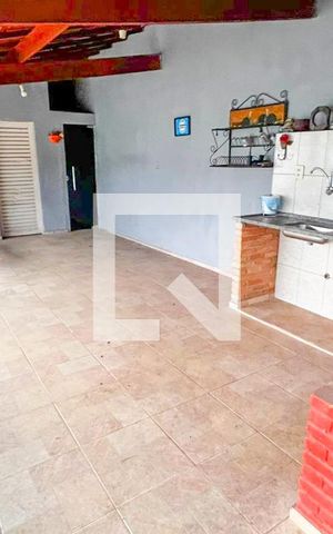 Casa à venda com 360m², 4 quartos e 2 vagas Casa à venda com 360m², 4 quartos e 2 vagasÁrea externa
