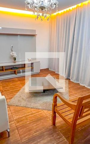 Casa à venda com 360m², 4 quartos e 2 vagas Casa à venda com 360m², 4 quartos e 2 vagasSala
