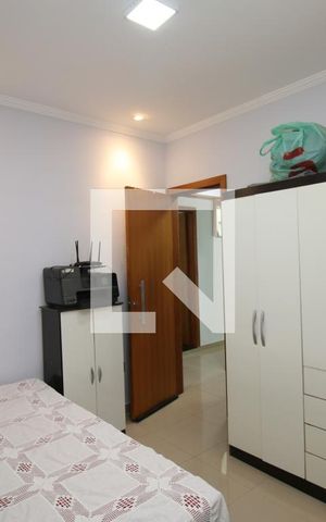 Casa à venda com 110m², 3 quartos e 8 vagasQuarto 2 - Suíte