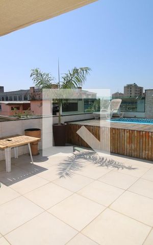Casa à venda com 110m², 3 quartos e 8 vagasPiscina
