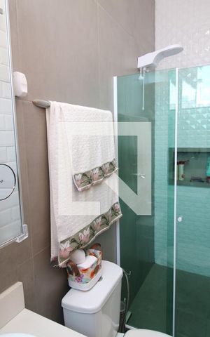 Casa à venda com 110m², 3 quartos e 8 vagasBanheiro da Suíte 1