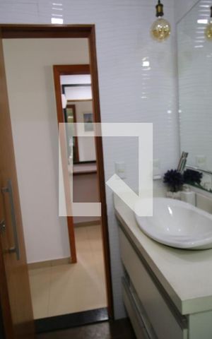Casa à venda com 110m², 3 quartos e 8 vagasBanheiro Social
