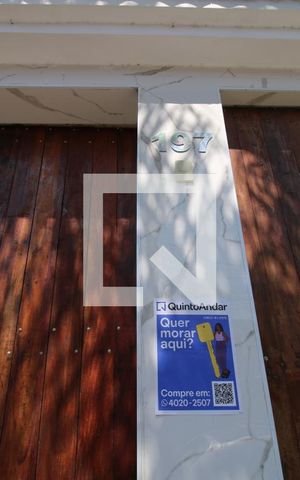Casa à venda com 110m², 3 quartos e 8 vagasPlaca