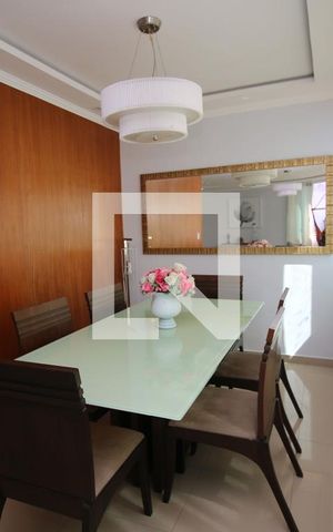 Casa à venda com 110m², 3 quartos e 8 vagasSala