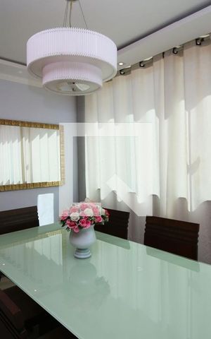 Casa à venda com 110m², 3 quartos e 8 vagasSala