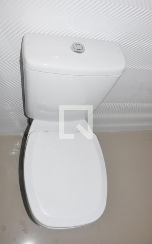 Casa à venda com 182m², 3 quartos e 3 vagas Casa à venda com 182m², 3 quartos e 3 vagasDetalhe - Lavabo