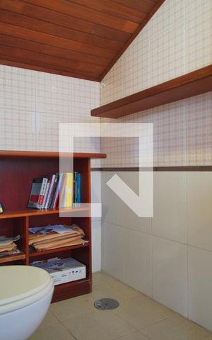 Casa à venda com 348m², 3 quartos e 5 vagasBanheiro da Suíte 3