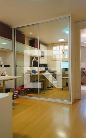 Casa à venda com 348m², 3 quartos e 5 vagasCloset da Suíte 1