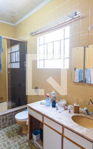 Casa para alugar com 498m², 3 quartos e 2 vagas Casa para alugar com 498m², 3 quartos e 2 vagasBanheiro da Suíte