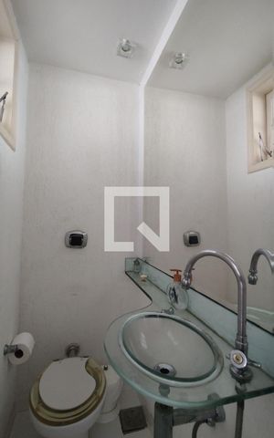 Casa à venda com 198m², 3 quartos e 1 vagaLavabo 2