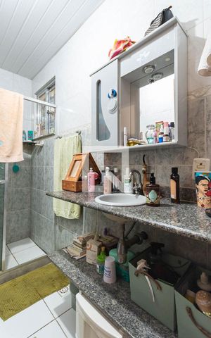 Casa à venda com 115m², 3 quartos e 1 vagaBanheiro Suíte 2