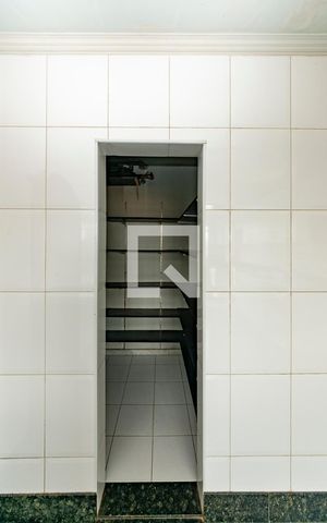 Casa à venda com 360m², 4 quartos e 4 vagas Casa à venda com 360m², 4 quartos e 4 vagasCozinha