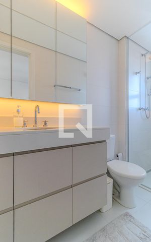 Apartamento à venda com 312m², 4 quartos e 4 vagasBanheiro da Suíte 3