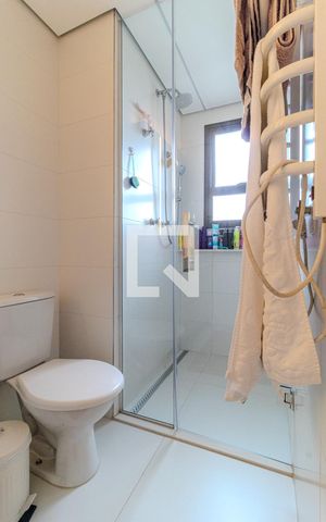 Apartamento à venda com 312m², 4 quartos e 4 vagasBanheiro da Suíte 1
