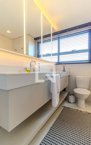 Apartamento à venda com 312m², 4 quartos e 4 vagasBanheiro 1 da Suíte 2
