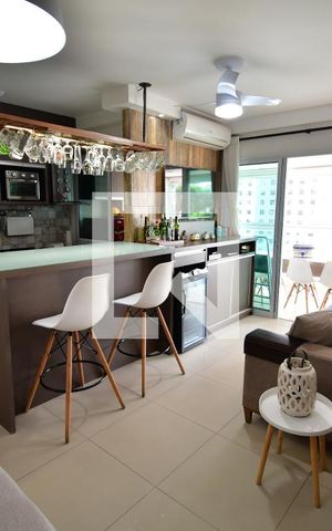 Apartamento à venda com 66m², 2 quartos e 1 vagaSala