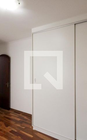 Casa à venda com 230m², 3 quartos e 4 vagas Casa à venda com 230m², 3 quartos e 4 vagasSuíte 3