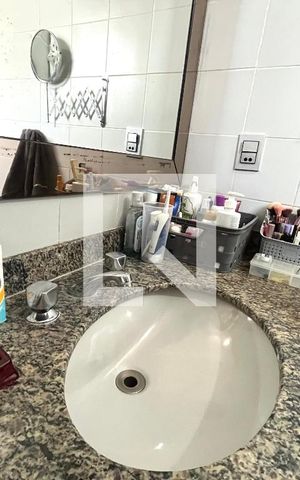 Casa para alugar com 142m², 4 quartos e 2 vagas Casa para alugar com 142m², 4 quartos e 2 vagasBanheiro da Suíte 1