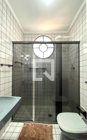Casa para alugar com 142m², 4 quartos e 2 vagas Casa para alugar com 142m², 4 quartos e 2 vagasBanheiro da Suíte 2
