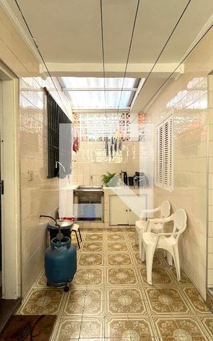 Casa para alugar com 142m², 4 quartos e 2 vagas Casa para alugar com 142m², 4 quartos e 2 vagasÁrea de Serviço