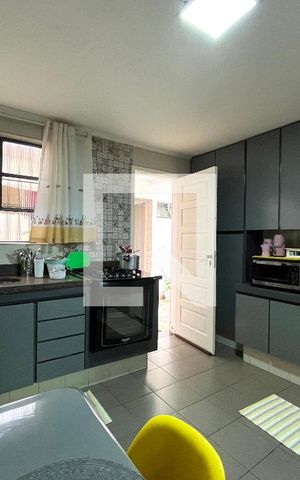 Casa para alugar com 142m², 4 quartos e 2 vagas Casa para alugar com 142m², 4 quartos e 2 vagasCozinha