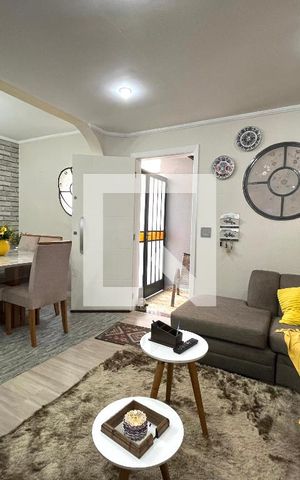 Casa para alugar com 142m², 4 quartos e 2 vagas Casa para alugar com 142m², 4 quartos e 2 vagasSala