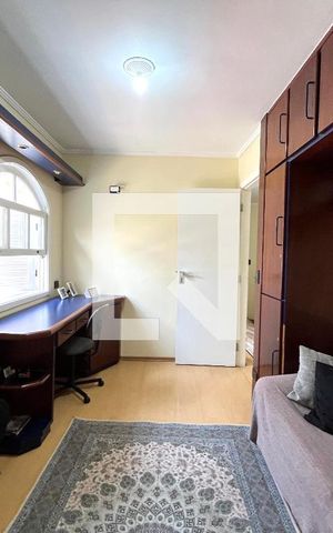 Casa para alugar com 142m², 4 quartos e 2 vagas Casa para alugar com 142m², 4 quartos e 2 vagasQuarto 3