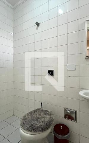 Casa para alugar com 142m², 4 quartos e 2 vagas Casa para alugar com 142m², 4 quartos e 2 vagasBanheiro de serviço