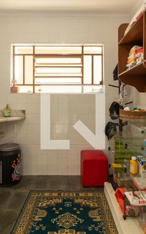 Casa para alugar com 300m², 4 quartos e 6 vagas Casa para alugar com 300m², 4 quartos e 6 vagasQuarto de Serviço