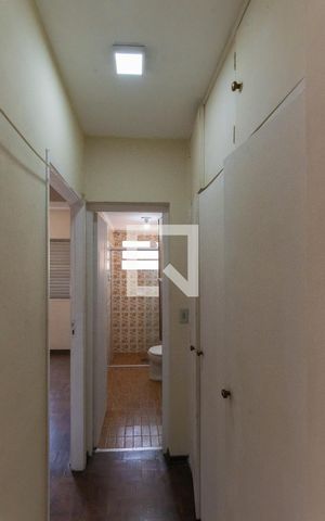 Apartamento à venda com 57m², 2 quartos e 1 vaga Apartamento à venda com 57m², 2 quartos e 1 vagaCorredor - Armário