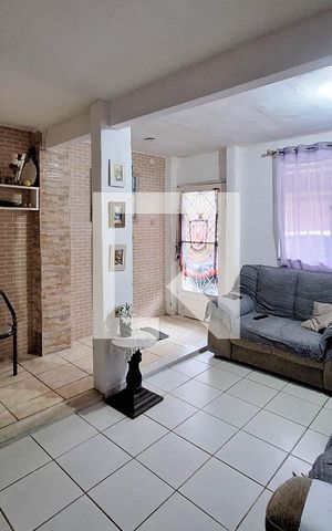 Casa à venda com 80m², 2 quartos e 1 vaga Casa à venda com 80m², 2 quartos e 1 vagaSala