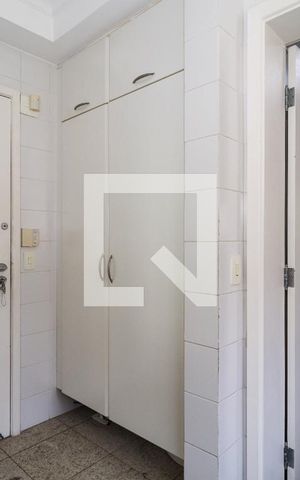 Apartamento à venda com 225m², 4 quartos e 4 vagas Apartamento à venda com 225m², 4 quartos e 4 vagasÁrea de Serviço