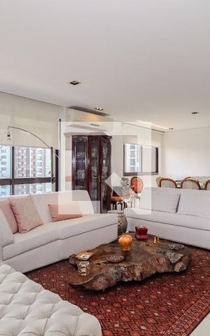 Apartamento à venda com 225m², 4 quartos e 4 vagas Apartamento à venda com 225m², 4 quartos e 4 vagasSala