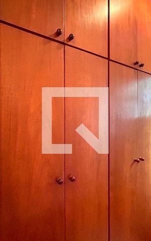 Casa à venda com 270m², 3 quartos e 3 vagas Casa à venda com 270m², 3 quartos e 3 vagasCloset da suíte