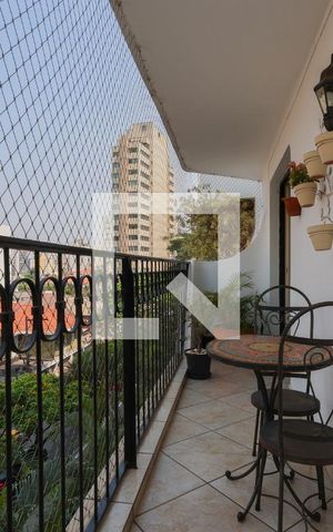 Apartamento à venda com 198m², 4 quartos e 3 vagasVaranda
