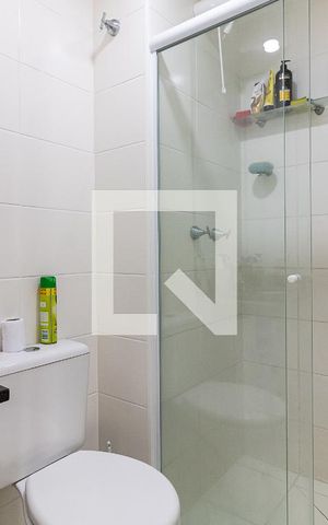 Apartamento à venda com 45m², 2 quartos e 1 vaga Apartamento à venda com 45m², 2 quartos e 1 vagaBanheiro
