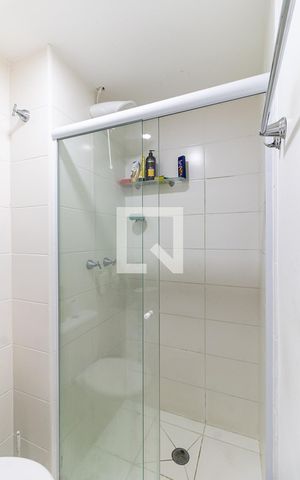 Apartamento à venda com 45m², 2 quartos e 1 vaga Apartamento à venda com 45m², 2 quartos e 1 vagaBanheiro
