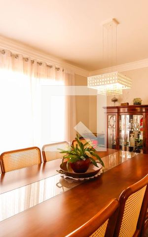 Apartamento à venda com 156m², 3 quartos e 2 vagas Apartamento à venda com 156m², 3 quartos e 2 vagasSala de Jantar