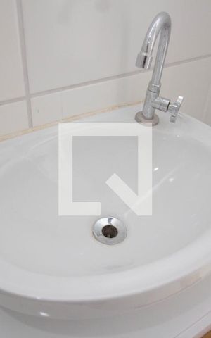 Apartamento à venda com 40m², 2 quartos e sem vaga Apartamento à venda com 40m², 2 quartos e sem vagaBanheiro