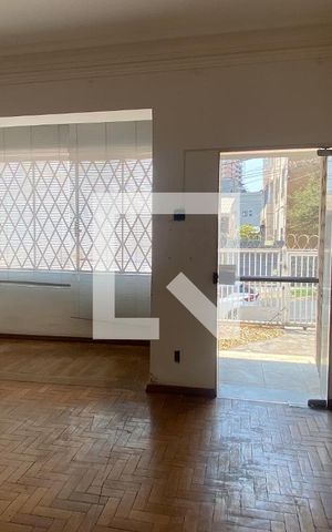 Casa para alugar com 500m², 8 quartos e 2 vagasSala