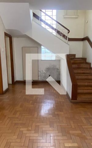 Casa para alugar com 500m², 8 quartos e 2 vagasSala