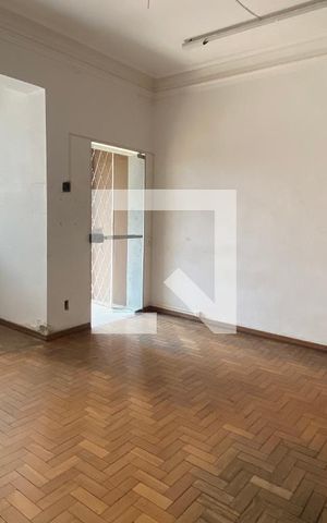 Casa para alugar com 500m², 8 quartos e 2 vagasSala