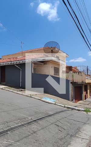 Casa à venda com 152m², 3 quartos e 2 vagasFachada