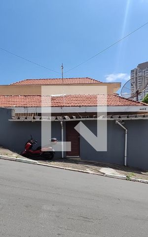 Casa à venda com 152m², 3 quartos e 2 vagasFachada