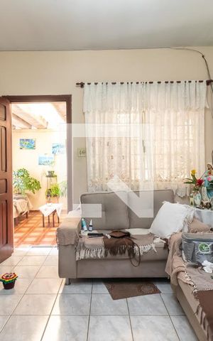 Casa à venda com 152m², 3 quartos e 2 vagasSala