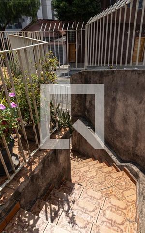 Casa à venda com 152m², 3 quartos e 2 vagasEscada de Entrada