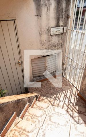 Casa à venda com 152m², 3 quartos e 2 vagasEscada de Entrada