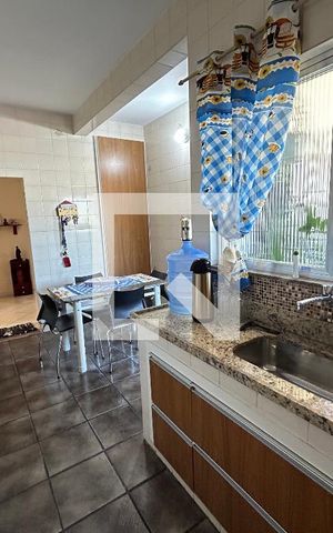 Casa à venda com 317m², 3 quartos e 3 vagasCozinha