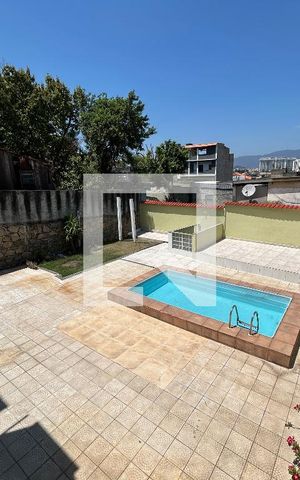 Casa à venda com 317m², 3 quartos e 3 vagasPiscina